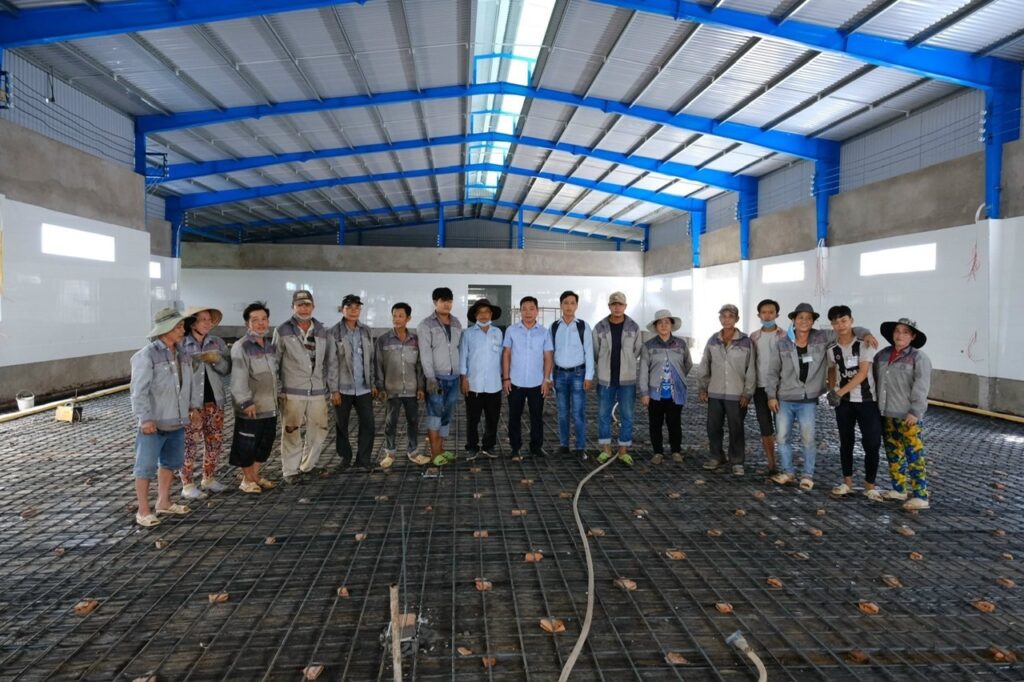 Nhân Lực Xây Dựng Cần Thơ 2026 – Thực Trạng Thiếu Hụt Và Giải Pháp Cho Chủ Đầu Tư 6 Hình ảnh đội ngũ thi công tại công trình của Dũng Phát - 6